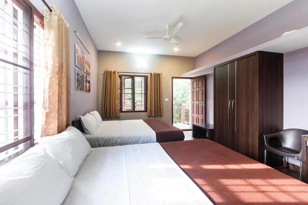 Hôtel Karkera Comforts à Madikeri Extérieur photo