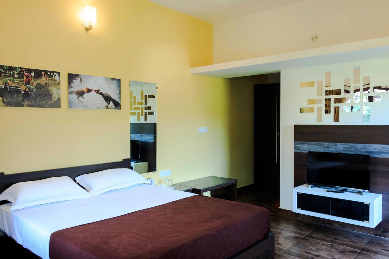 Hôtel Karkera Comforts à Madikeri Extérieur photo