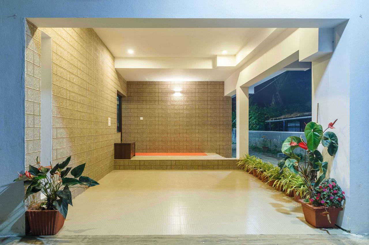 Hôtel Karkera Comforts à Madikeri Extérieur photo