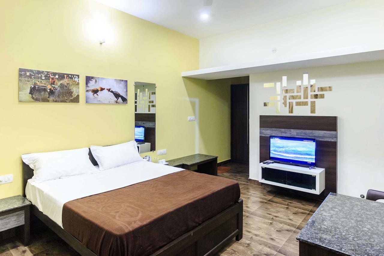 Hôtel Karkera Comforts à Madikeri Extérieur photo