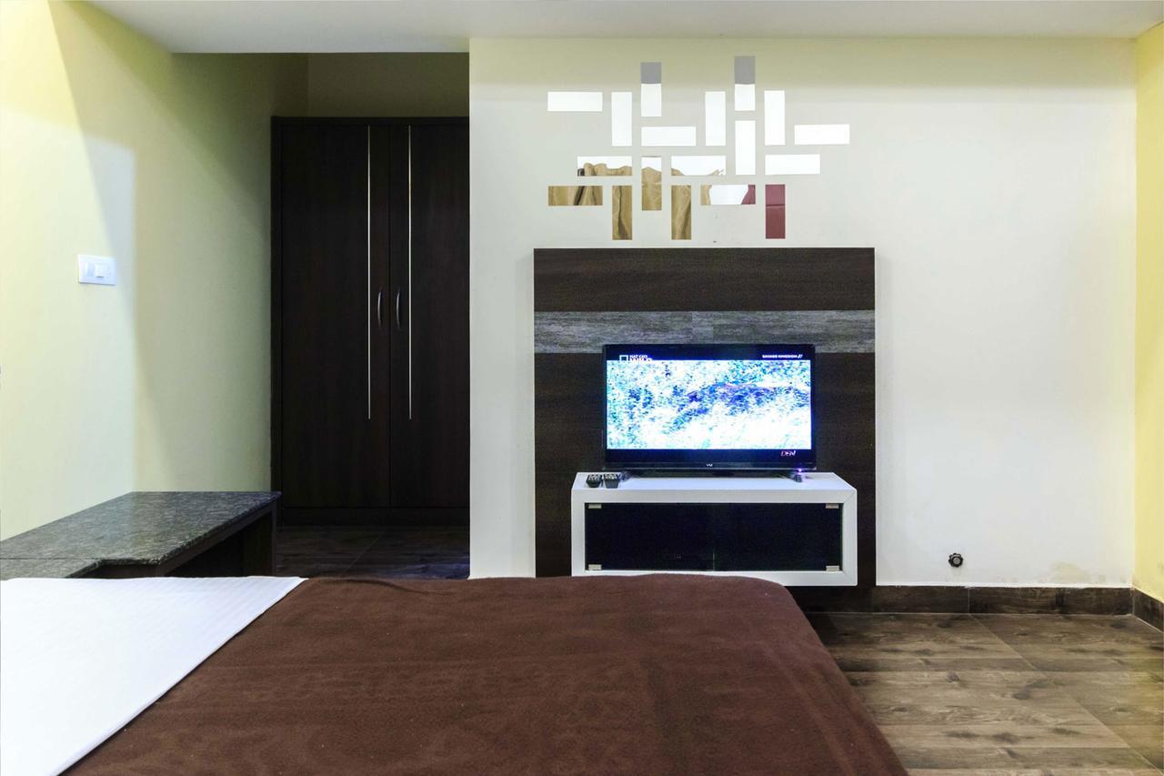 Hôtel Karkera Comforts à Madikeri Extérieur photo