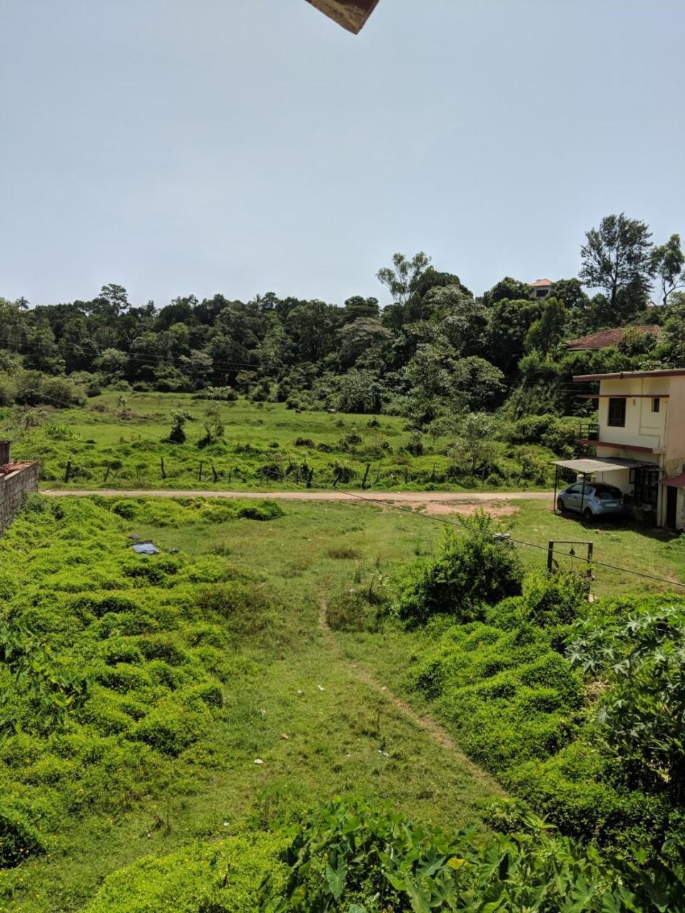 Hôtel Karkera Comforts à Madikeri Extérieur photo